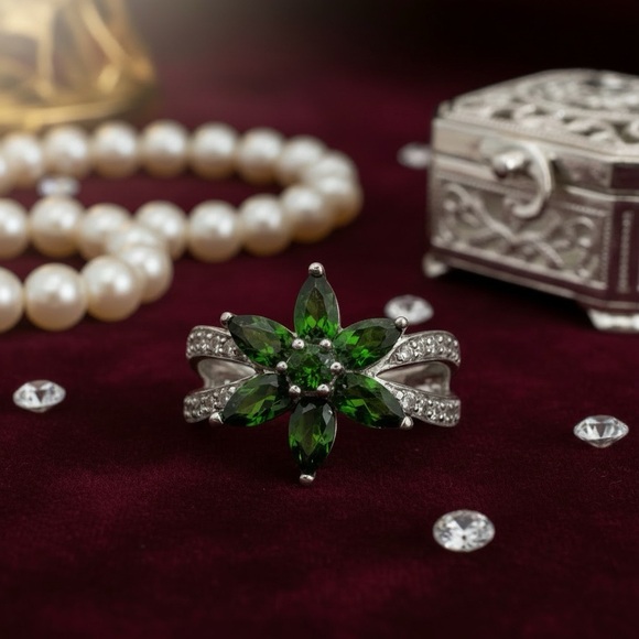 925 Sterling Silver Jewelry - Green Emerald with double  band of cz Flower Ring stamped 925